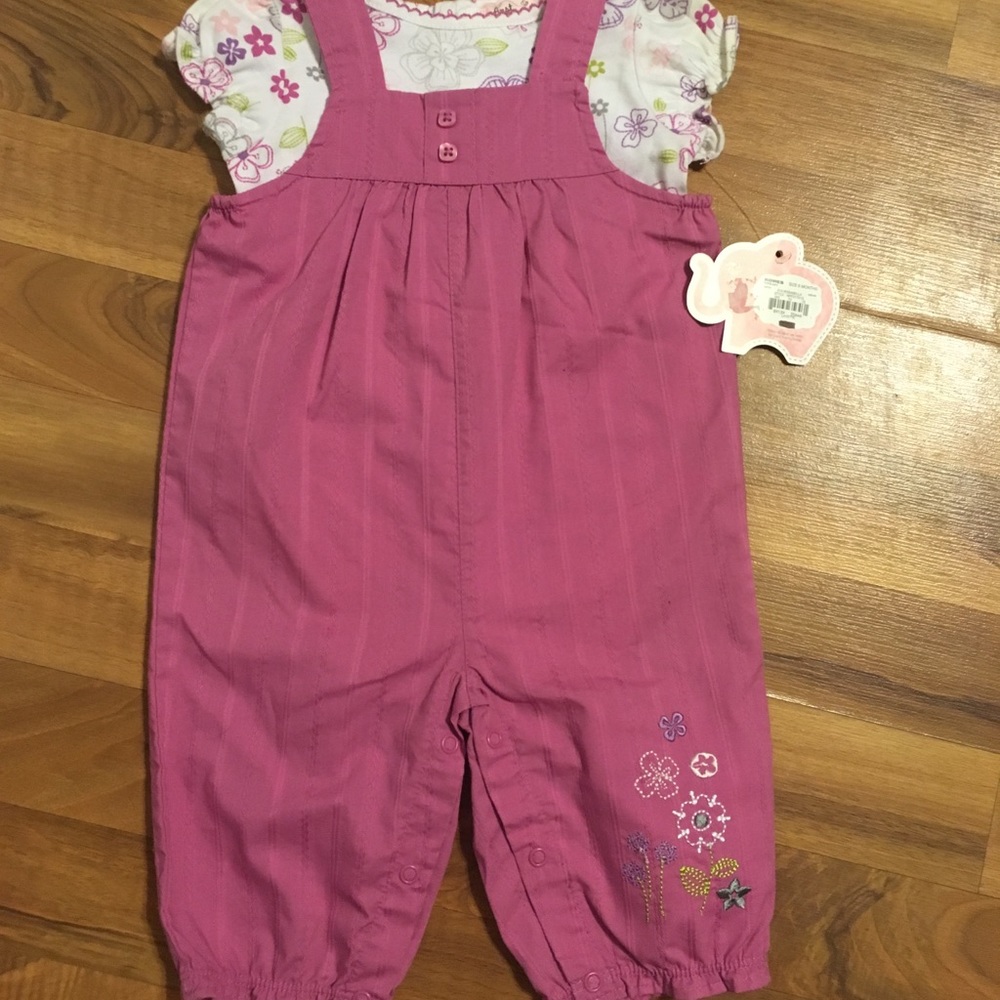 2 Rompers